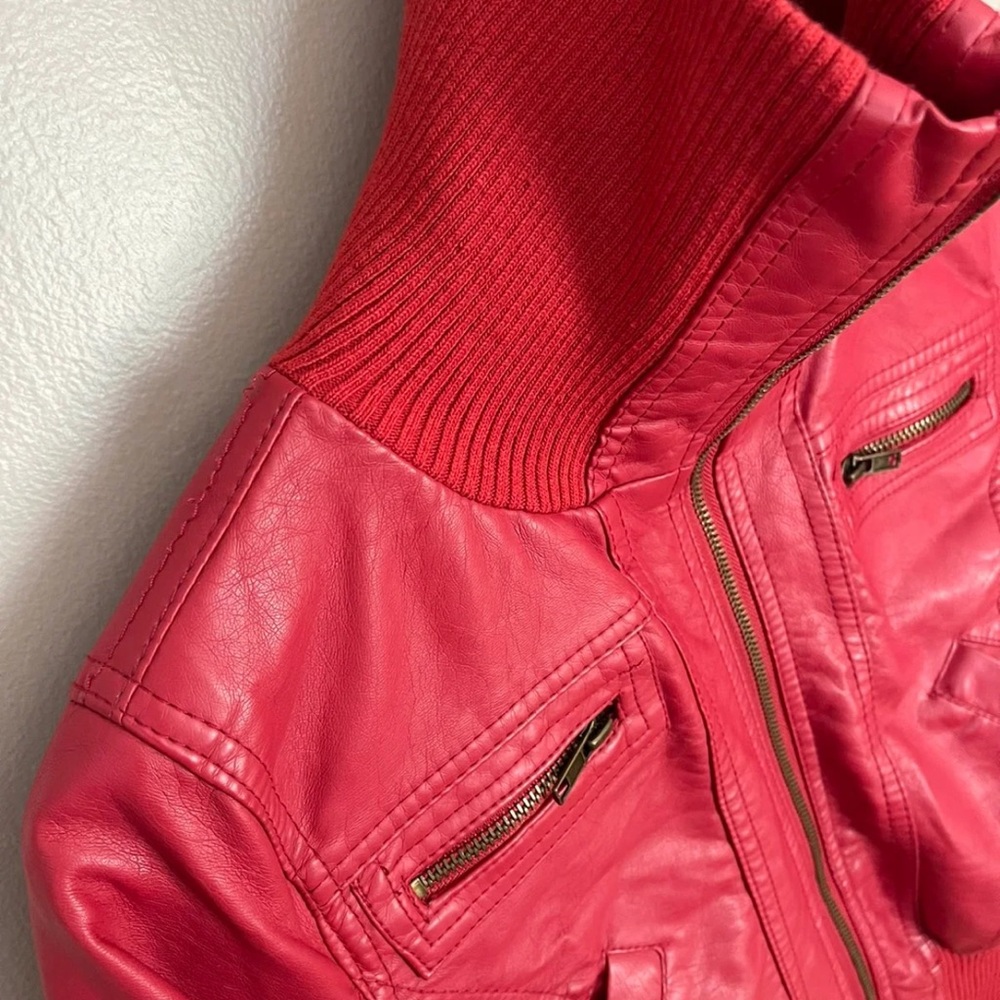 Leather jacket - Picture 6 of 11